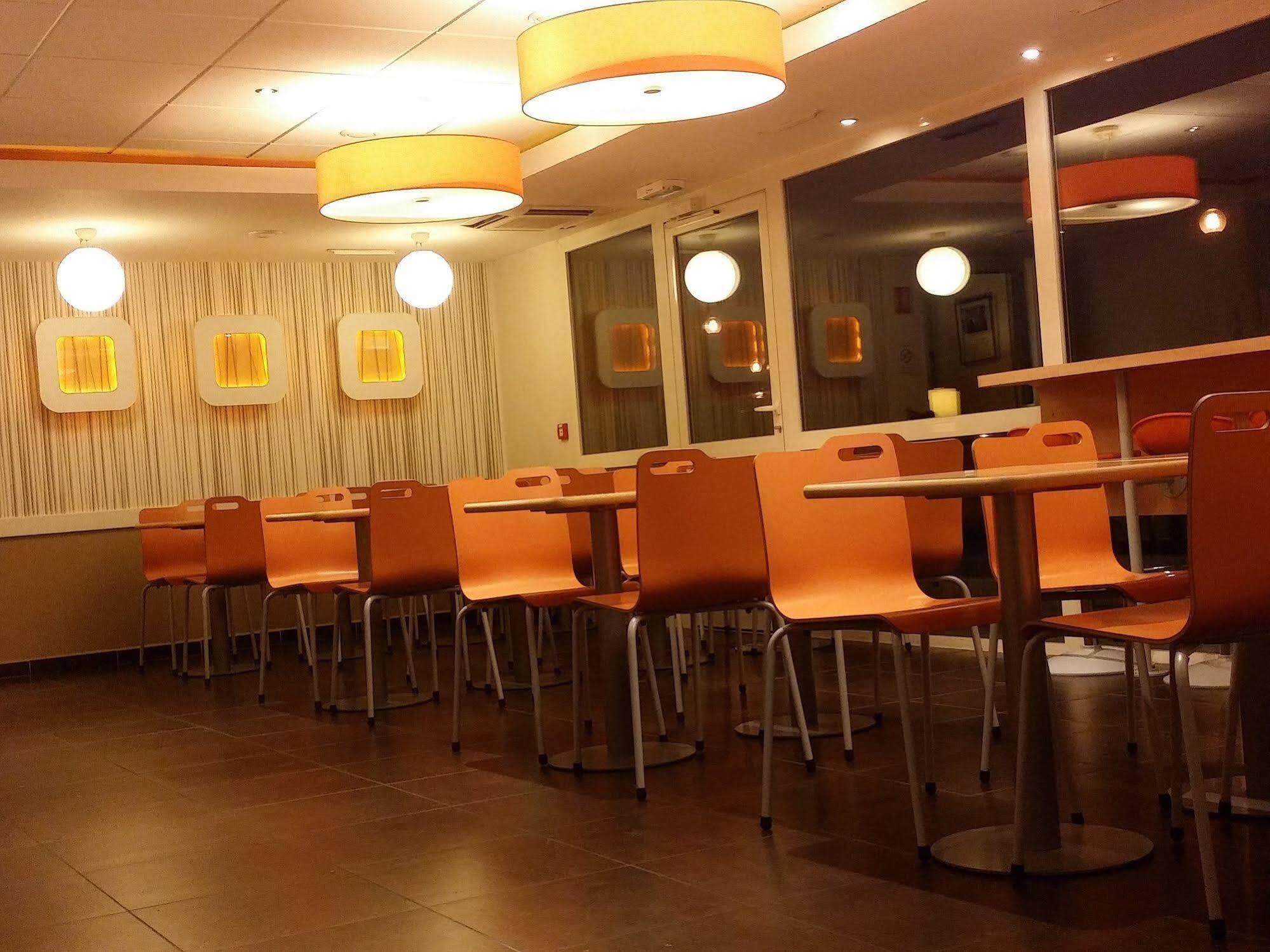 Ibis Budget Saint-Maximin Exterior photo